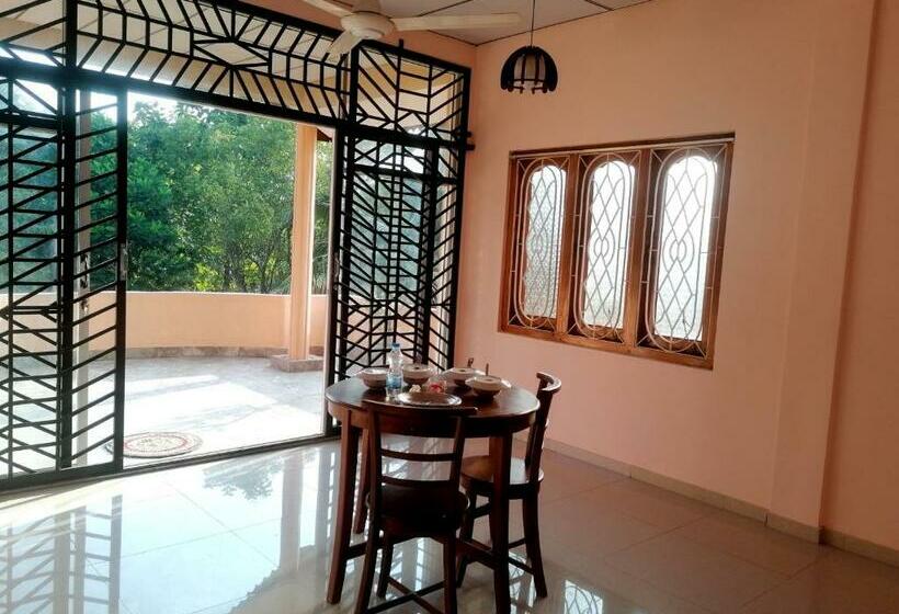 标准间, Ashoka Villa