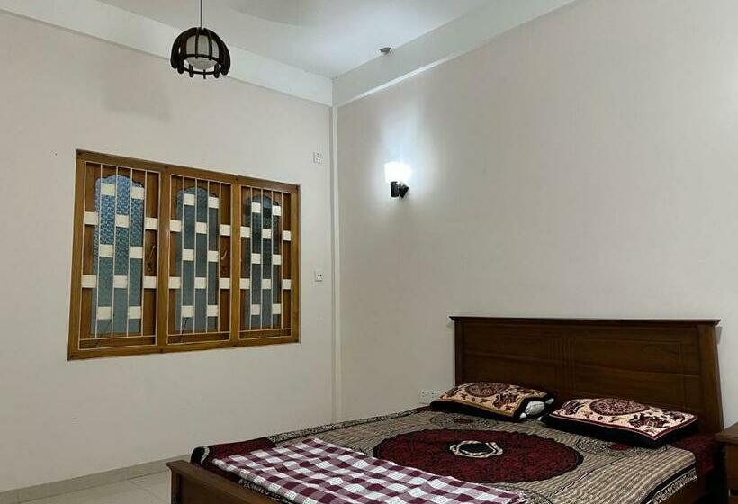 带共用浴室的标准房间, Ashoka Villa