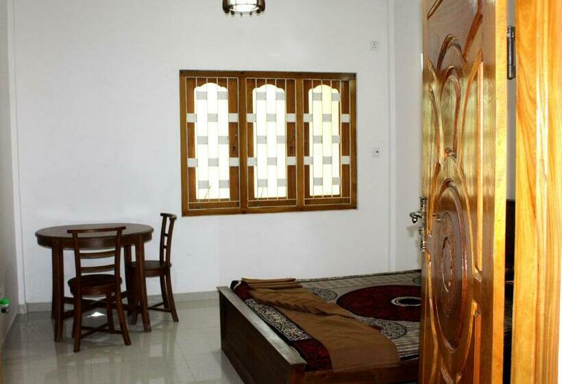 اتاق استاندارد با سرویس بهداشتی مشترک, Ashoka Villa