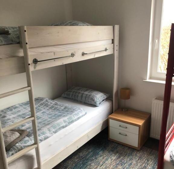 スタンダードトリプルルーム, Haus Pazarcik