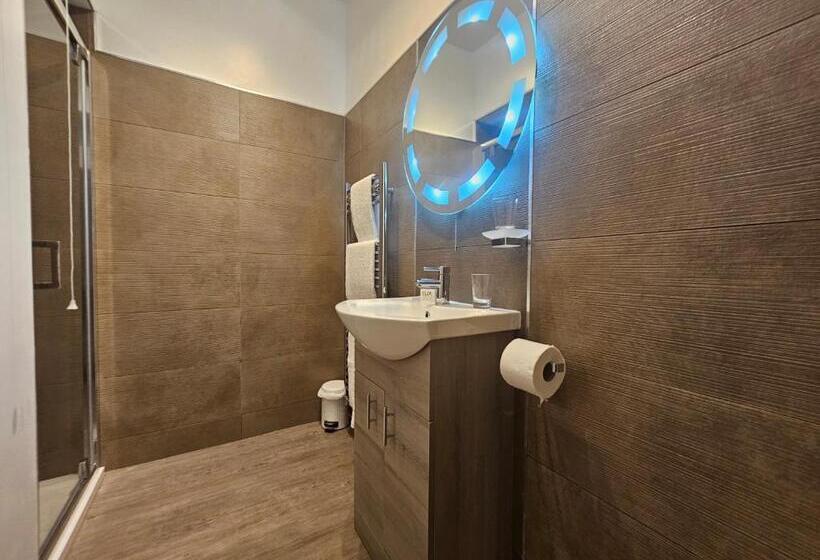 Студия Deluxe, Abbey