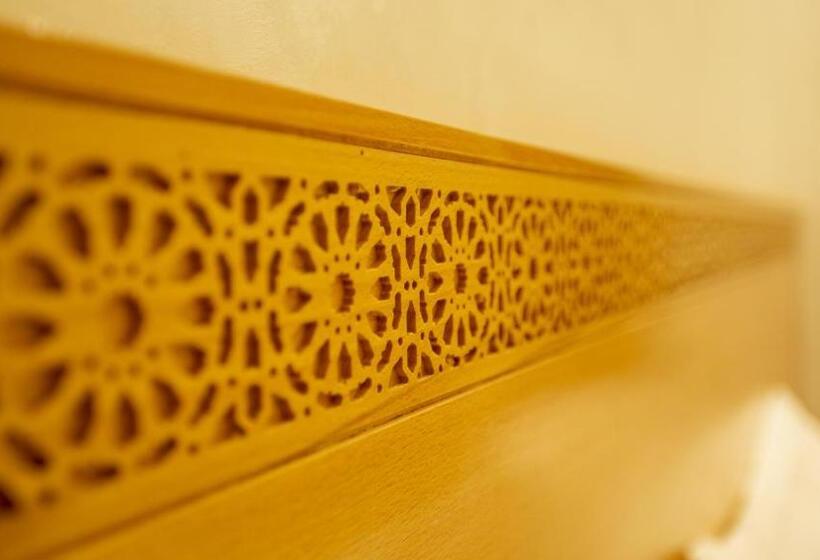 اتاق استاندارد, De Paris