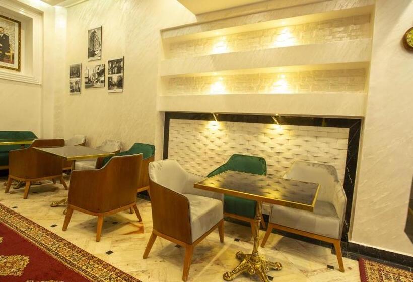 اتاق استاندارد چهار تخته, De Paris