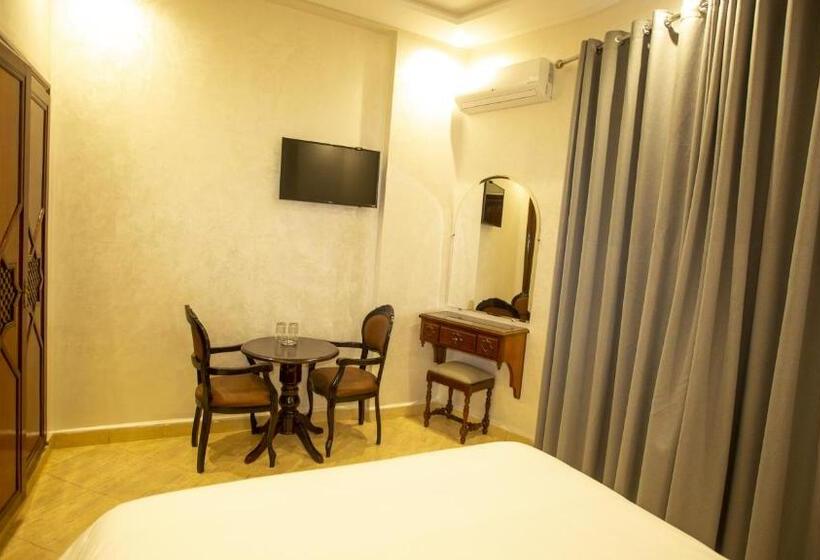 اتاق استاندارد با تخت بزرگ, De Paris