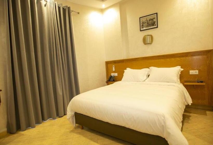 اتاق سوپریور یک تخته, De Paris