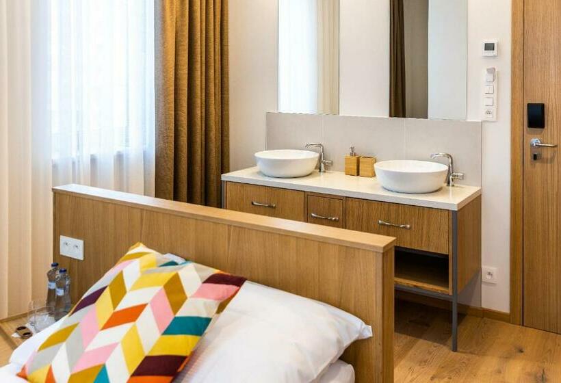 اتاق استاندارد با سرویس بهداشتی مشترک, Raj Zdravia