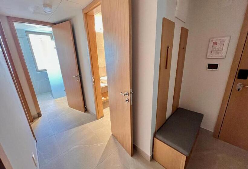 اتاق استاندارد یک تخته با سرویس بهداشتی مشترک, Raj Zdravia