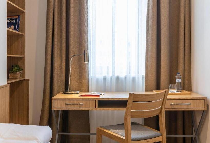 اتاق استاندارد یک تخته با سرویس بهداشتی مشترک, Raj Zdravia