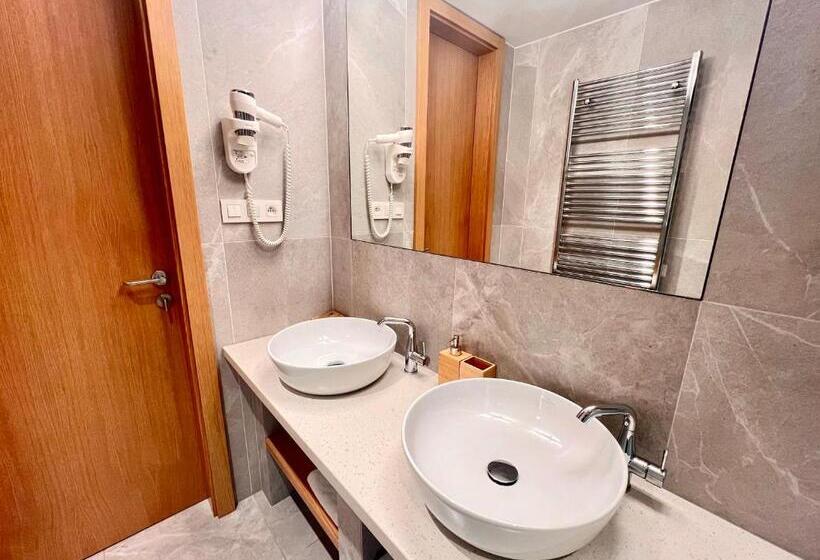 اتاق استاندارد, Raj Zdravia