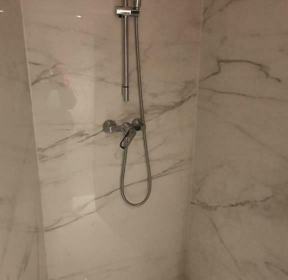 اتاق استاندارد چهار تخته, B96 Suites