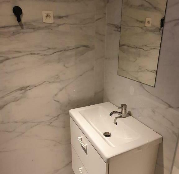 اتاق استاندارد چهار تخته, B96 Suites