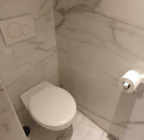 اتاق استاندارد چهار تخته, B96 Suites