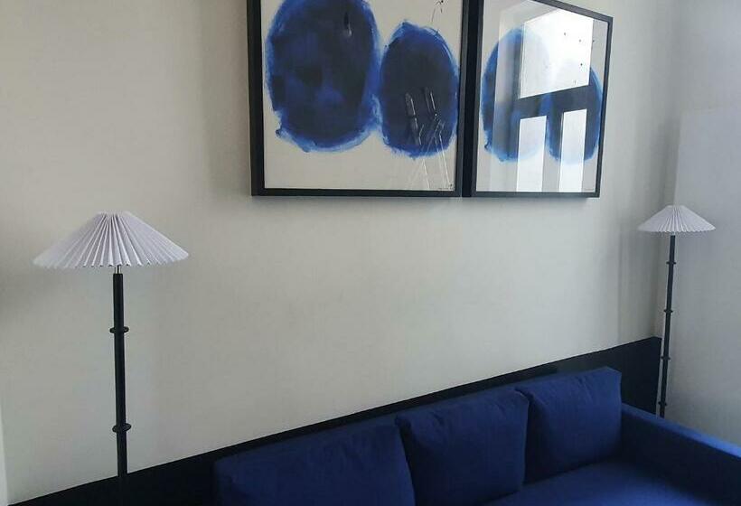 اتاق استاندارد چهار تخته, B96 Suites