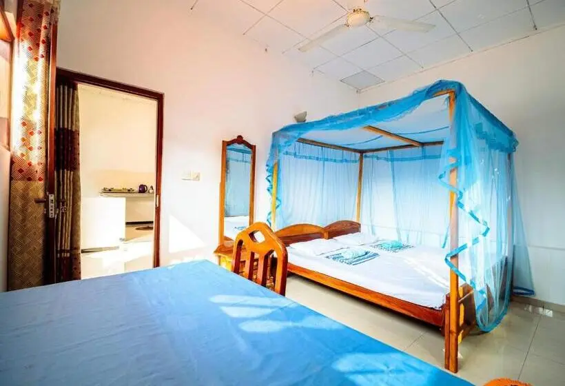 バルコニー付きデラックスルーム, Surfing Guest House