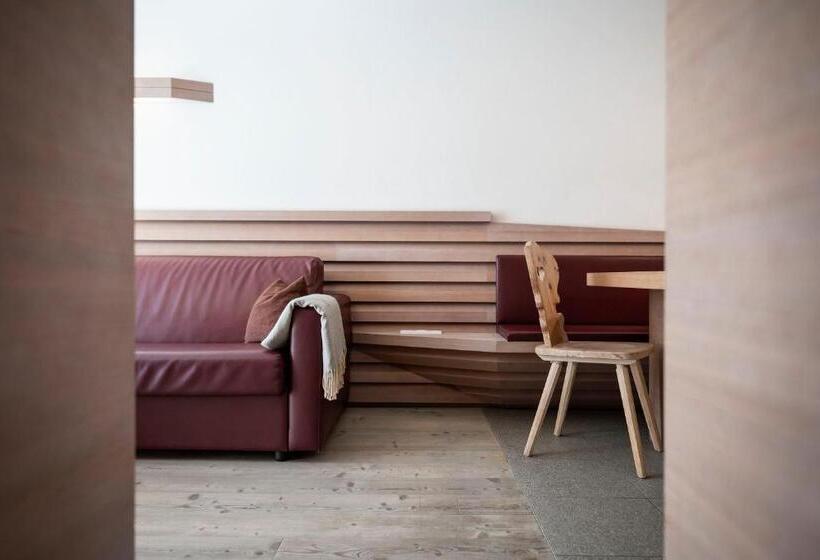 Apartamento 2 Dormitórios, Residence Königswarte Strata