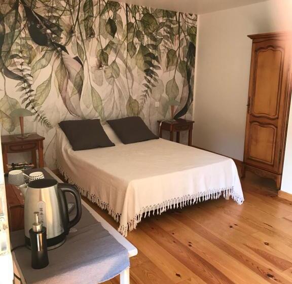 غرفة قياسية, Chambre D Hôte Aux Pivoines