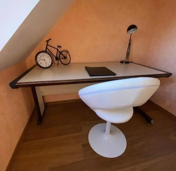 スタンダードルーム, Chambre D Hôtes Les Grillons