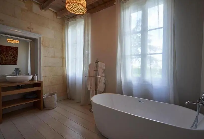ガーデンビュースタンダードルーム, Château Bonalgue   Pomerol
