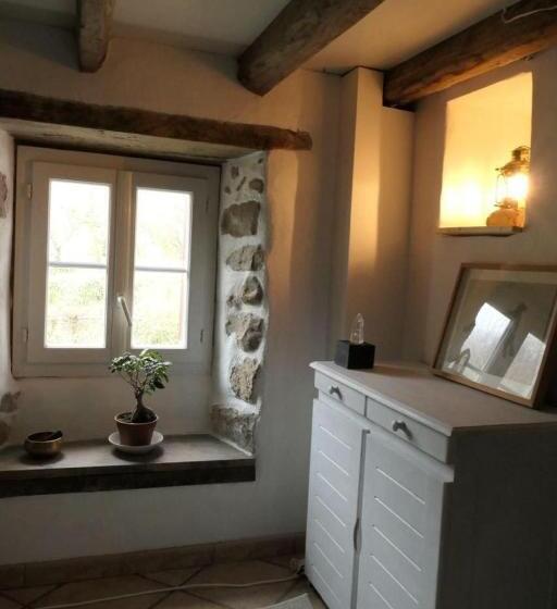 غرفة قياسية مطلّة علي الحديقة, Eyhera Perkain