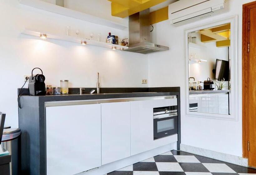 스탠다드 룸 킹사이즈 침대, Modern Canal House Loft   City Center