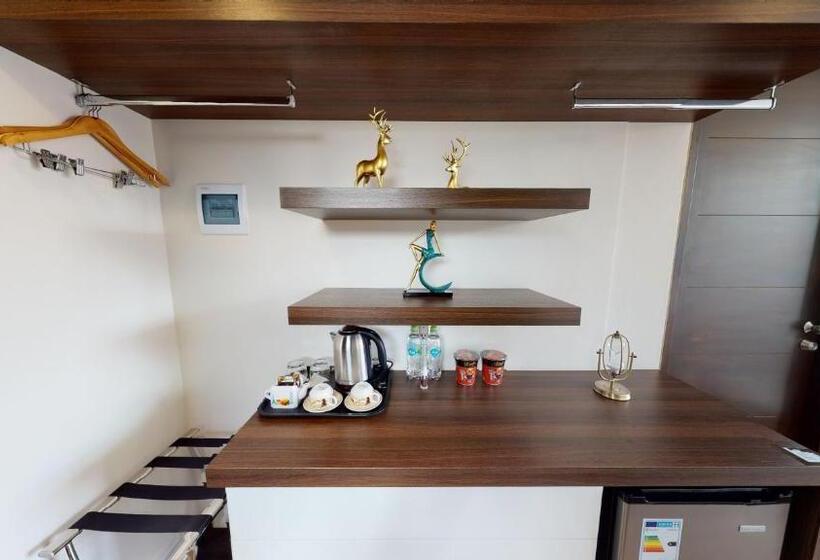 سوییت, La Peonia