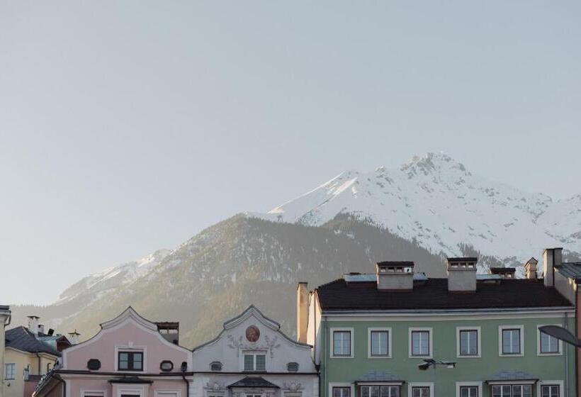 استودیوی سوپریور, Marktbar Studios Boutique Apart