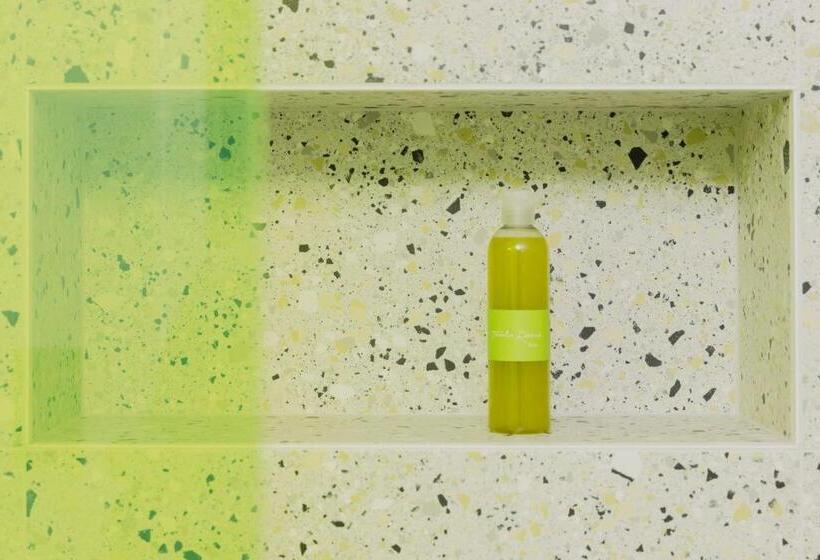 استودیوی سوپریور, Marktbar Studios Boutique Apart