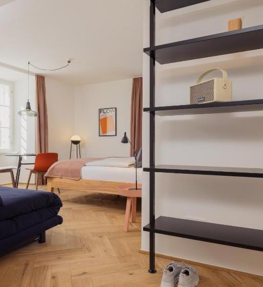 استودیو خانوادگی, Marktbar Studios Boutique Apart