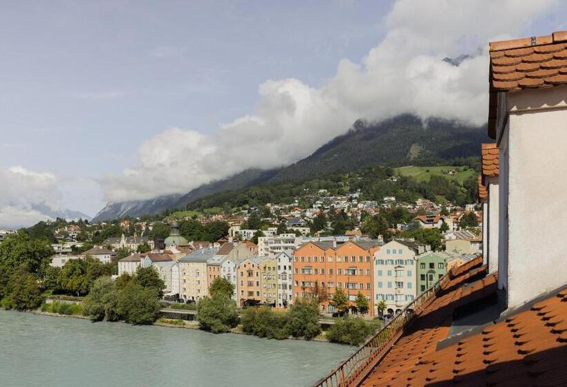 آپارتمان خانوادگی, Marktbar Studios Boutique Apart