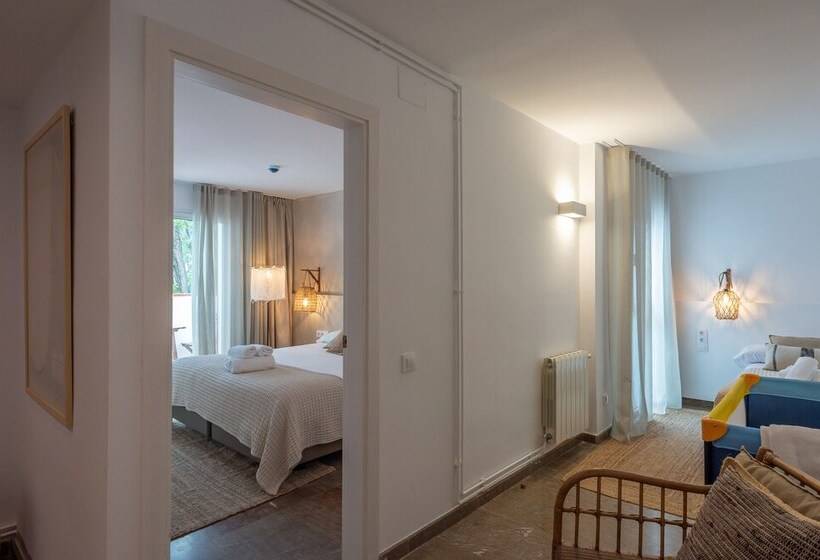 اتاق خانوادگی, Hostal Es Niu De Tamariu