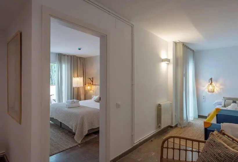 اتاق خانوادگی, Hostal Es Niu De Tamariu