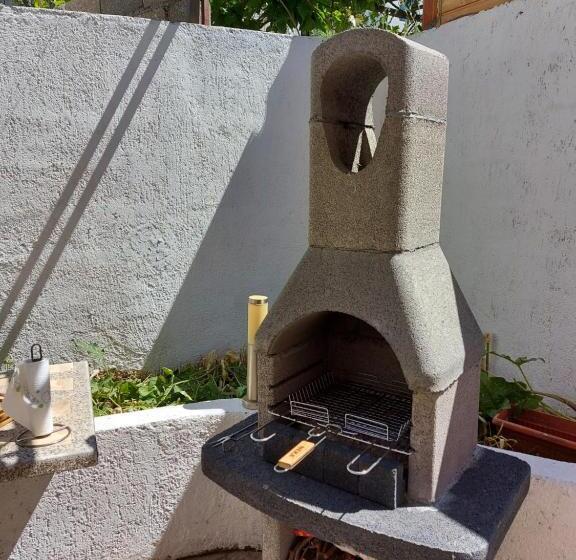 سوییت خانوادگی, Villa Lyudmila