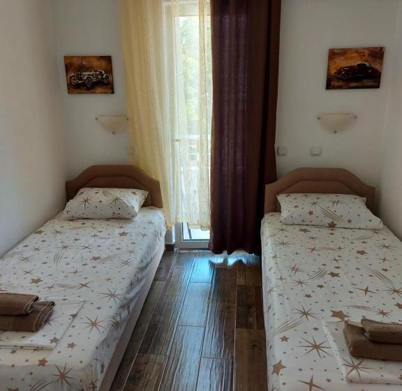 اتاق استاندارد با بالکن, Villa Lyudmila