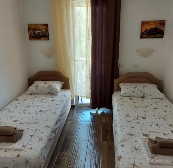اتاق استاندارد با بالکن, Villa Lyudmila