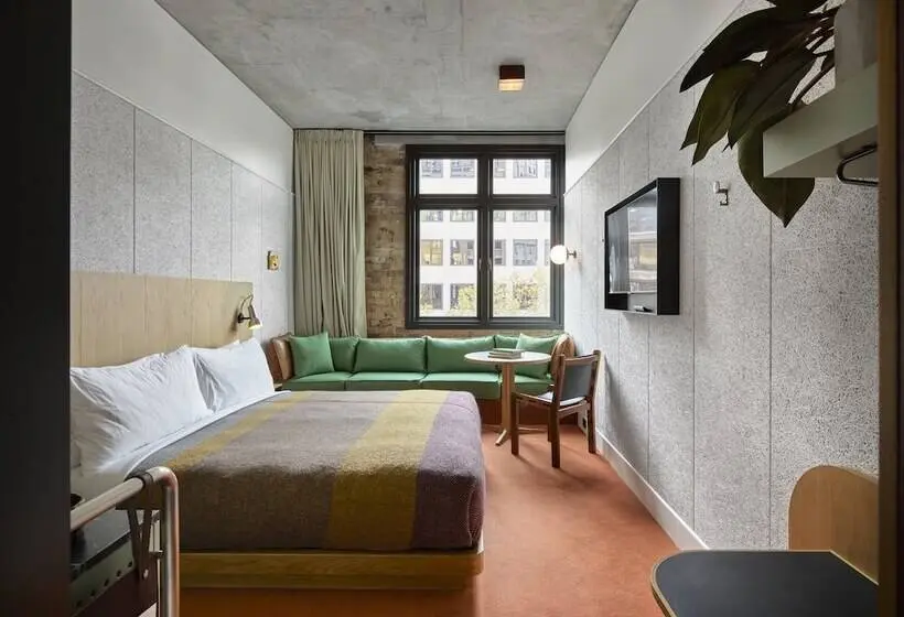スタンダードプラスルーム, Ace Hotel Sydney