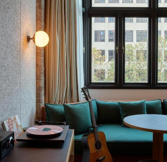 اتاق استاندارد, Ace Hotel Sydney