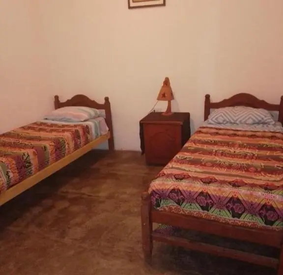 バス共有のスタンダードルーム, Hostal Lupita