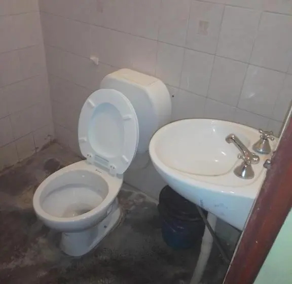 バス共有のスタンダードルーム, Hostal Lupita