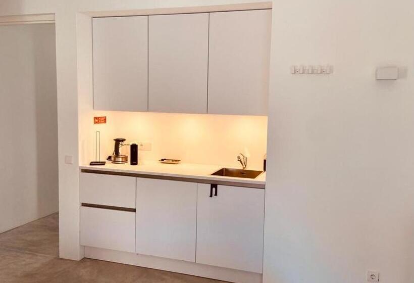 スタンダードスタジオ, Alma Da Vida Ferragudo