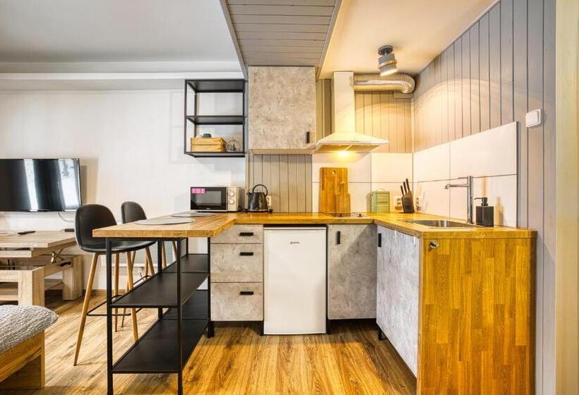 سوئیت با تخت بزرگ, Apartmány Pod šerákem