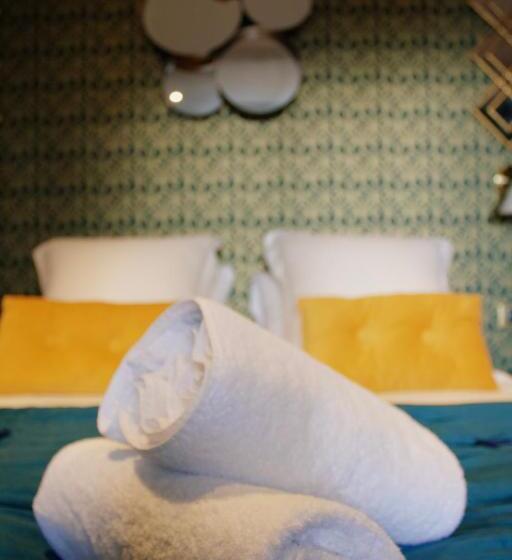 חדר סטנדרט עם מיטת קינג, La Tour Yveline