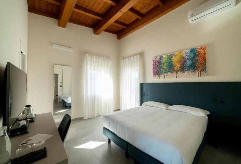 带露台的小型套房, Villa Porrelli Rooms & Spa Suite