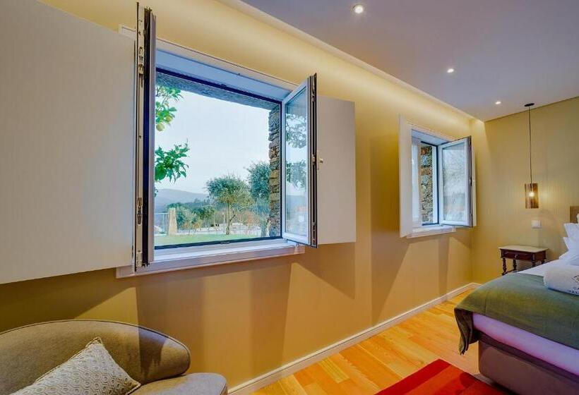 جناح سوبيريور, Casa De Valcova