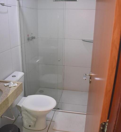 豪华三人间, Center Vitoria