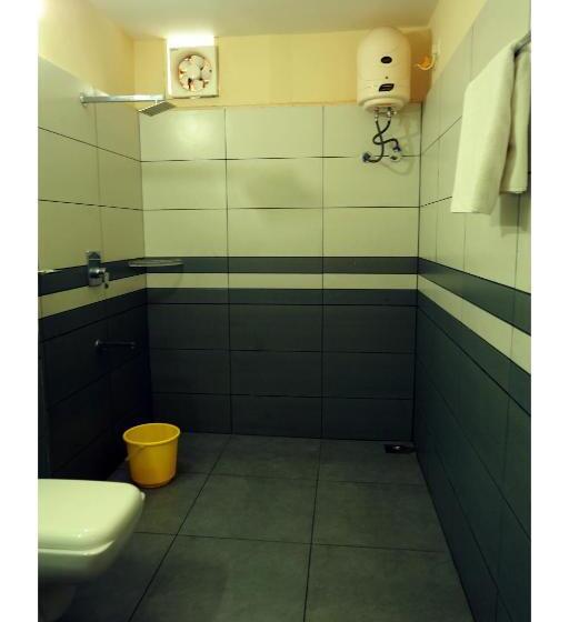 إستديو قياسى مزود بشرفة, Corridor Calicut Airport