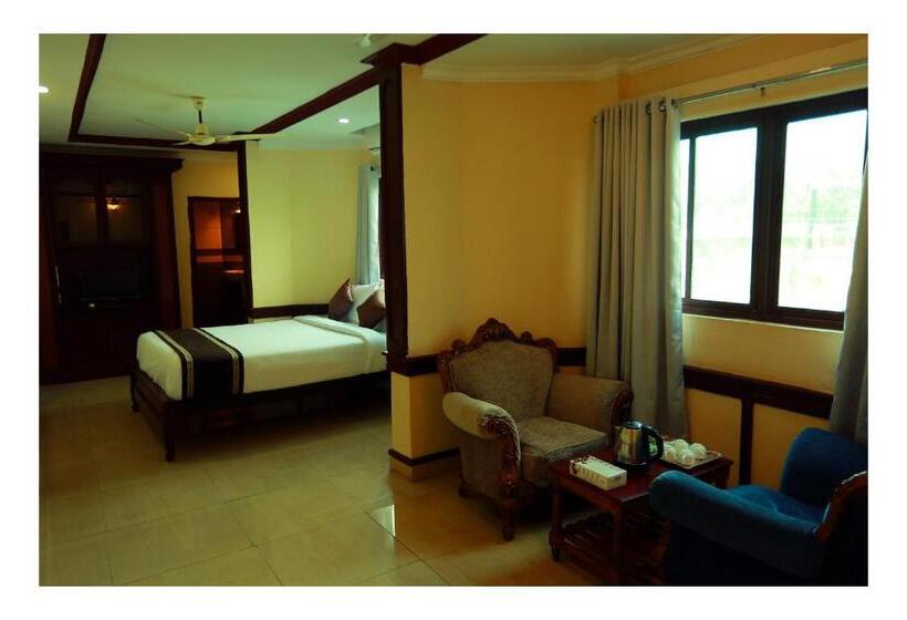 غرفة ديلوكس عائلية, Corridor Calicut Airport