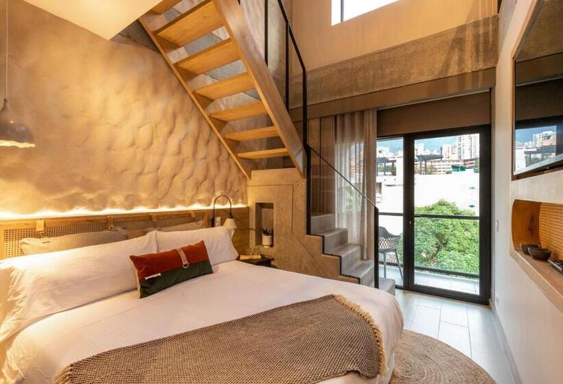 جناح ديلوكس سرير كينج, Landmark