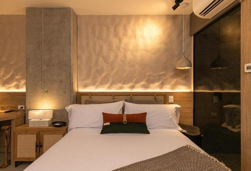 Quarto Estandar com Sacada, Landmark