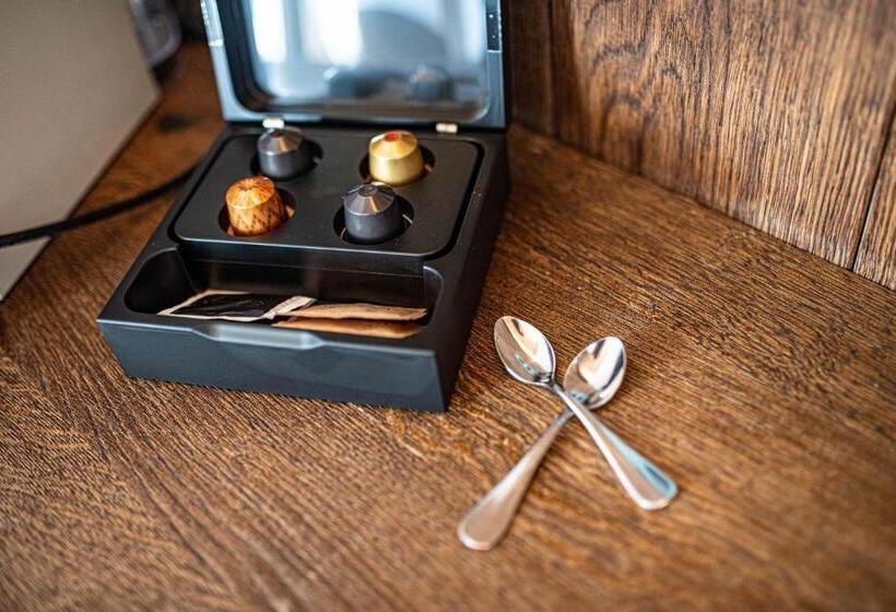 デラックスルーム, Na Golfu