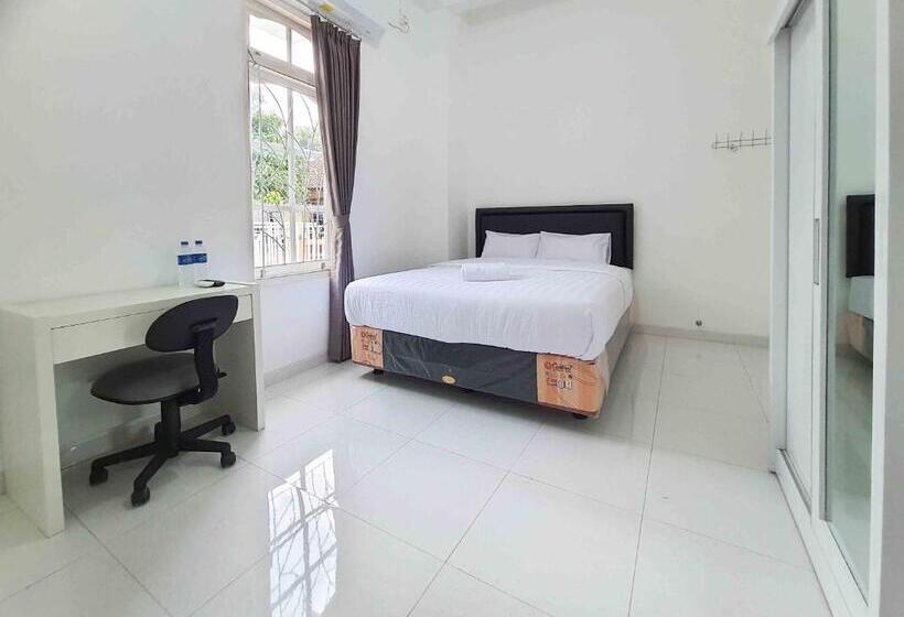 חדר סופריור, Reddoorz Syariah At Jalan Godean